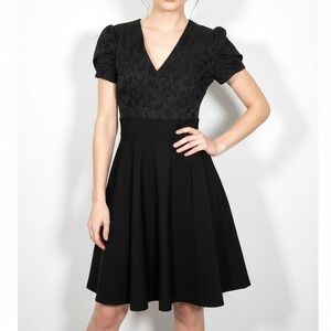 Miusol Black Lace Fit and Flare Dress Womens V-Neck Short Sleeve Party Size M